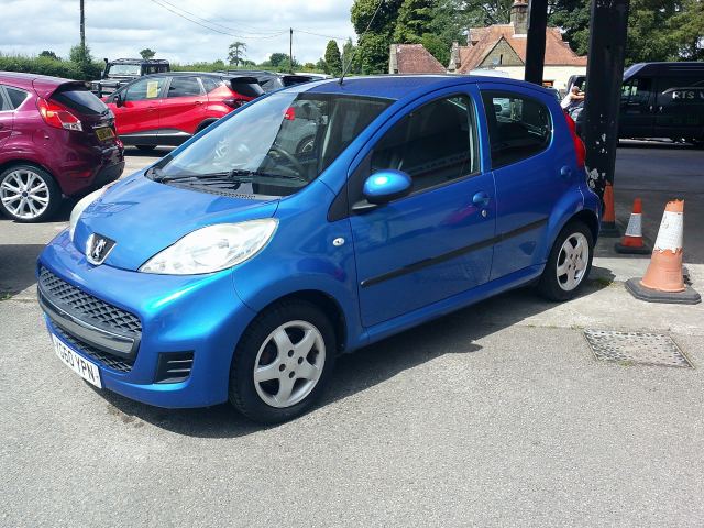 Peugeot 107 1.0 12V Millesim Hatchback 5dr Petrol Manual Euro 4 (68 ps)