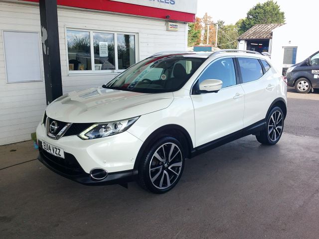 Nissan Qashqai 1.6 dCi Tekna SUV 5dr Diesel Manual 2WD Euro 5 (s/s) (130 ps)